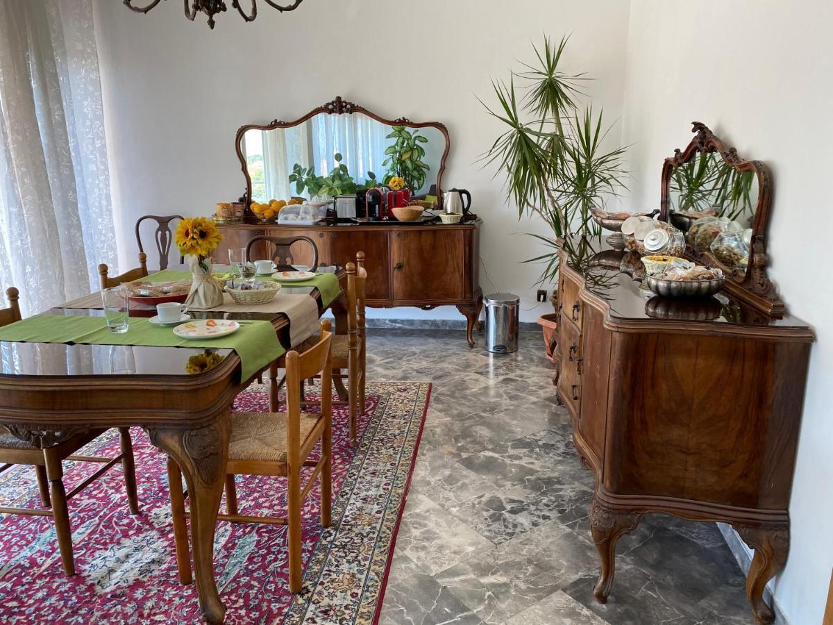 B&B Del Viaggiatore Sarzana Exterior foto